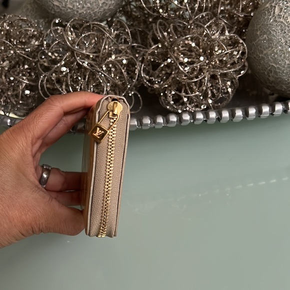 Louis Vuitton Vernis Enamel Patent Leather Broom Zip Around Wallet - Picture 2 of 8